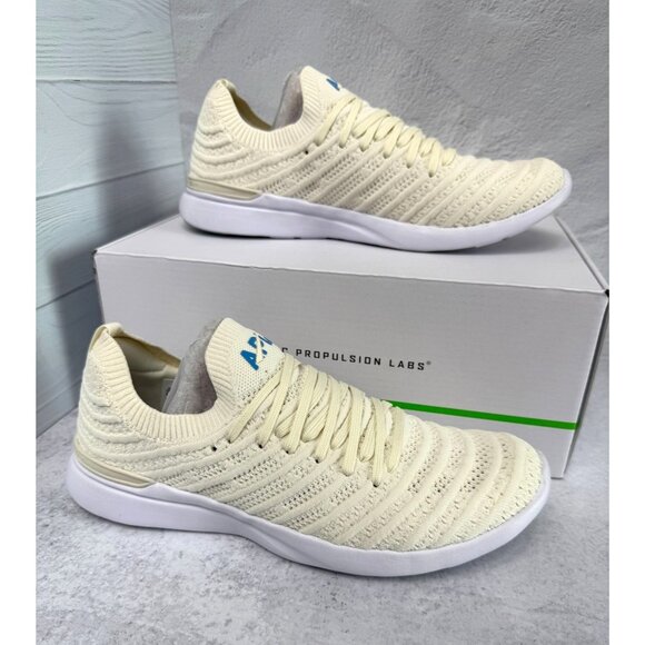 NIB APL Techloom‎ Wave Womens Sneakers Creamy White Sizes 9, 9.5 - Picture 1 of 8